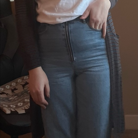 FOREVER 21 Zip Front Jeans - Picture 2 of 4